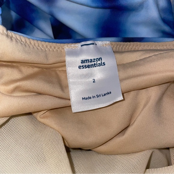 Amazon Essentials Plunge Tummy Control Shaping Swimsuit - Picture 8 of 9